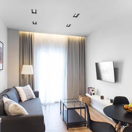 아파트 Stylish And Renovated Retreat In Thessaloniki: Cozy At Ioulianou 33 테살로니키