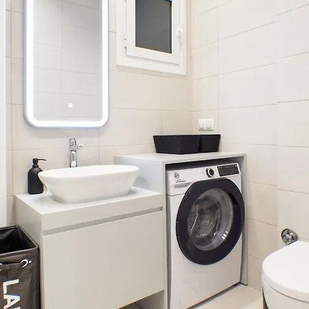 아파트 Stylish And Renovated Retreat In Thessaloniki: Cozy At Ioulianou 33 *