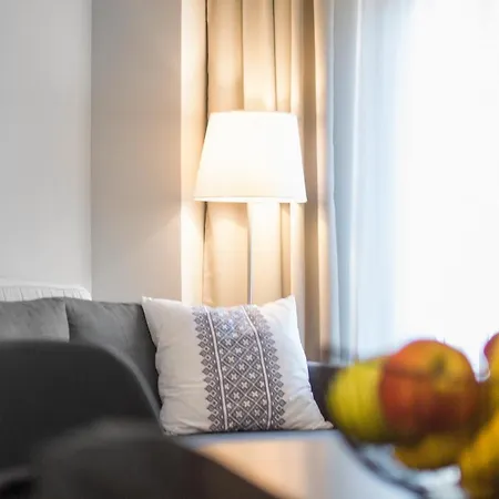 Stylish And Renovated Retreat In Thessaloniki: Cozy At Ioulianou 33 Apartment *