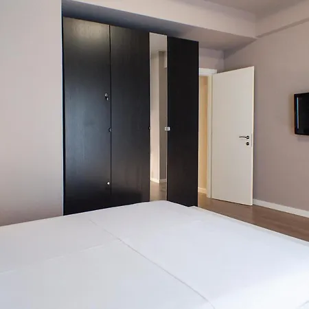 Stylish And Renovated Retreat In Thessaloniki: Cozy At Ioulianou 33 Thessaloniki