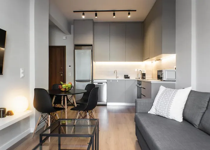 Lejlighed Stylish And Renovated Retreat In Thessaloniki: Cozy At Ioulianou 33 *