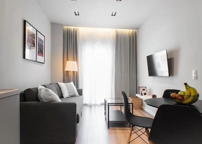 Stylish And Renovated Retreat In Thessaloniki: Cozy At Ioulianou 33 Thessaloníki