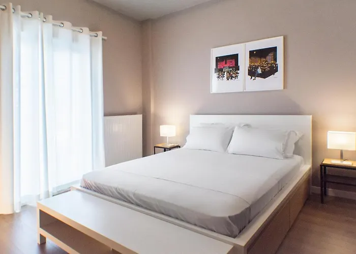 Stylish And Renovated Retreat In Thessaloniki: Cozy At Ioulianou 33 Apartment *