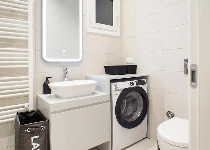 Lejlighed Stylish And Renovated Retreat In Thessaloniki: Cozy At Ioulianou 33 *