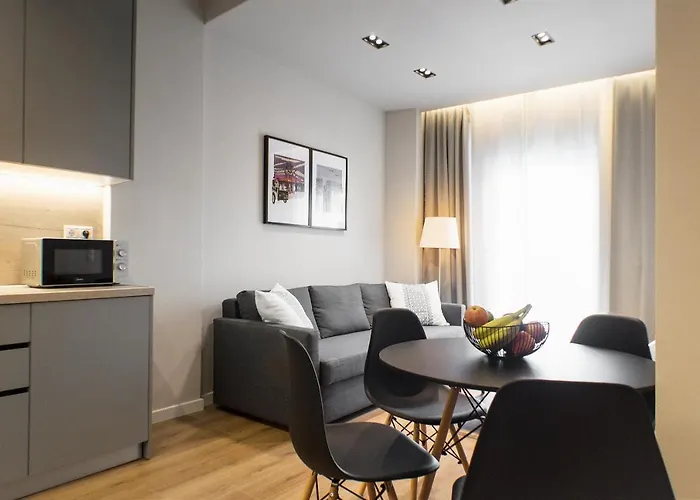 Stylish And Renovated Retreat In Thessaloniki: Cozy At Ioulianou 33 Thessaloniki